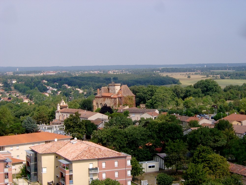 Vue Château Raymond IV et Église