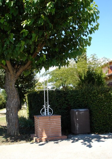 Croix route de Fonsorbes, rue des Amandiers